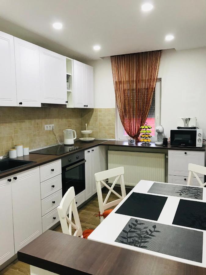 Comfy Apartment - Free Private Parking,Ac,Wi-Fi Carei Exteriér fotografie