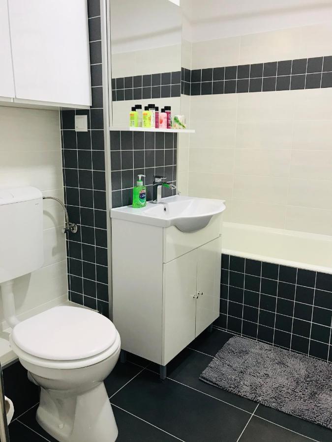 Comfy Apartment - Free Private Parking,Ac,Wi-Fi Carei Exteriér fotografie